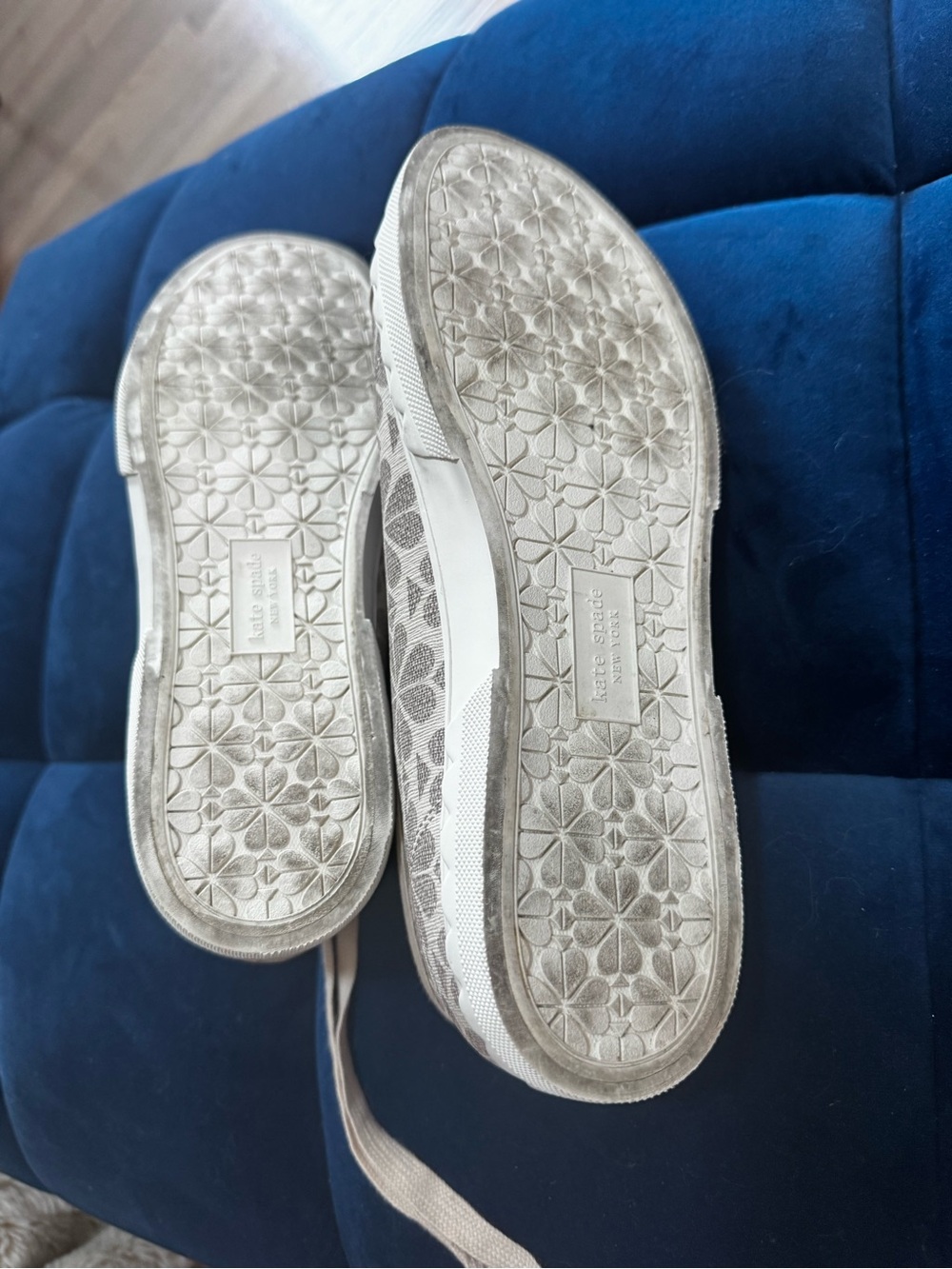 The Kate Spade Vale Spade Flower Coated Canvas Sneakers SZ 8.5B - Picture 6 of 14